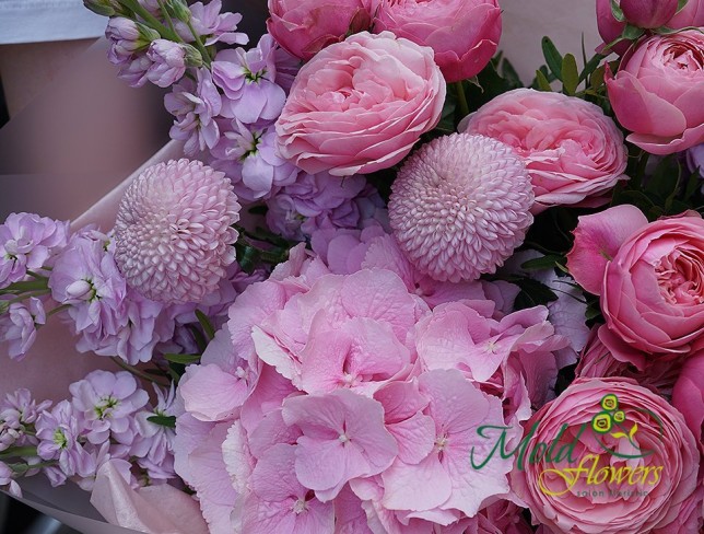 Букет с розовой гортензией и кустовыми розами Silva Pink Фото